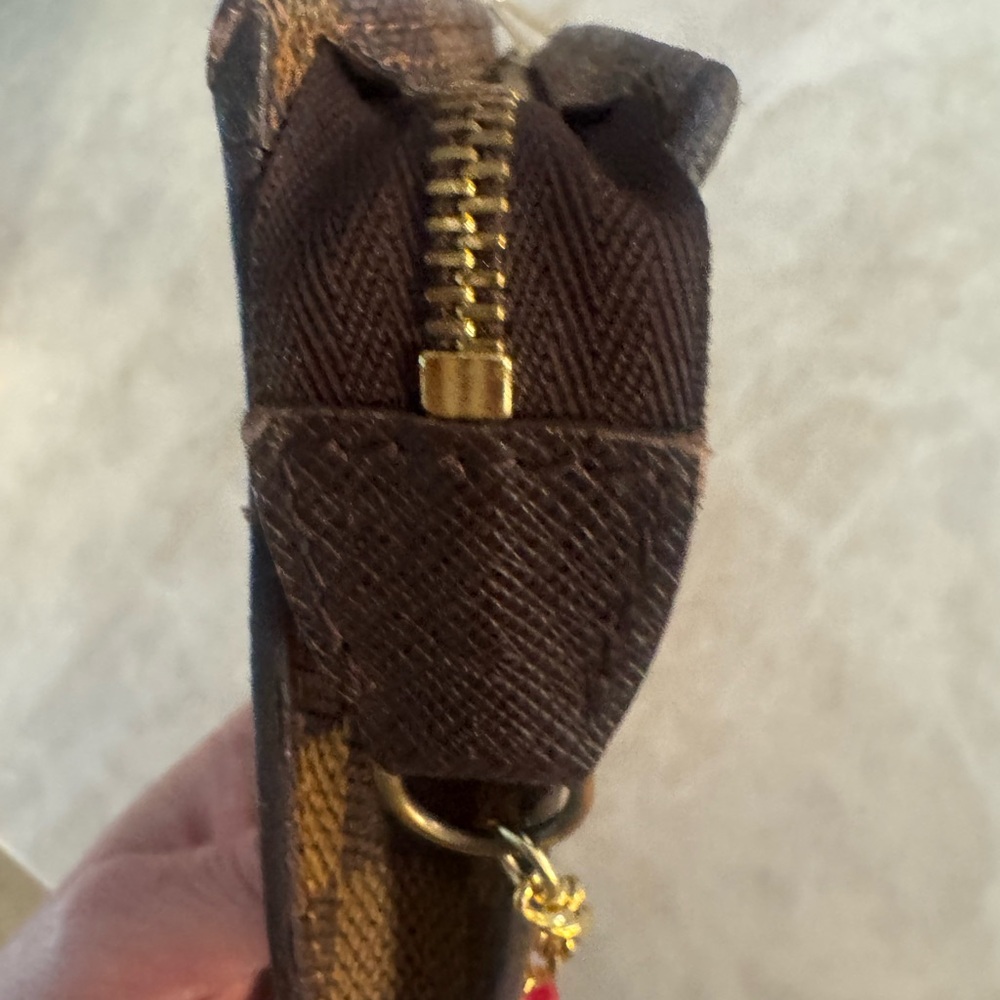 Louis Vuitton Demier Mini Pochette - Picture 4 of 13